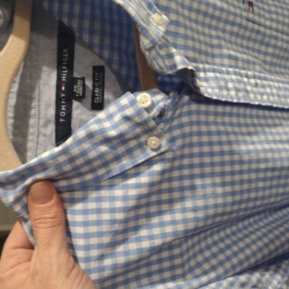 Tommy Hilfiger long sleeve button down shirt - Picture 6 of 6